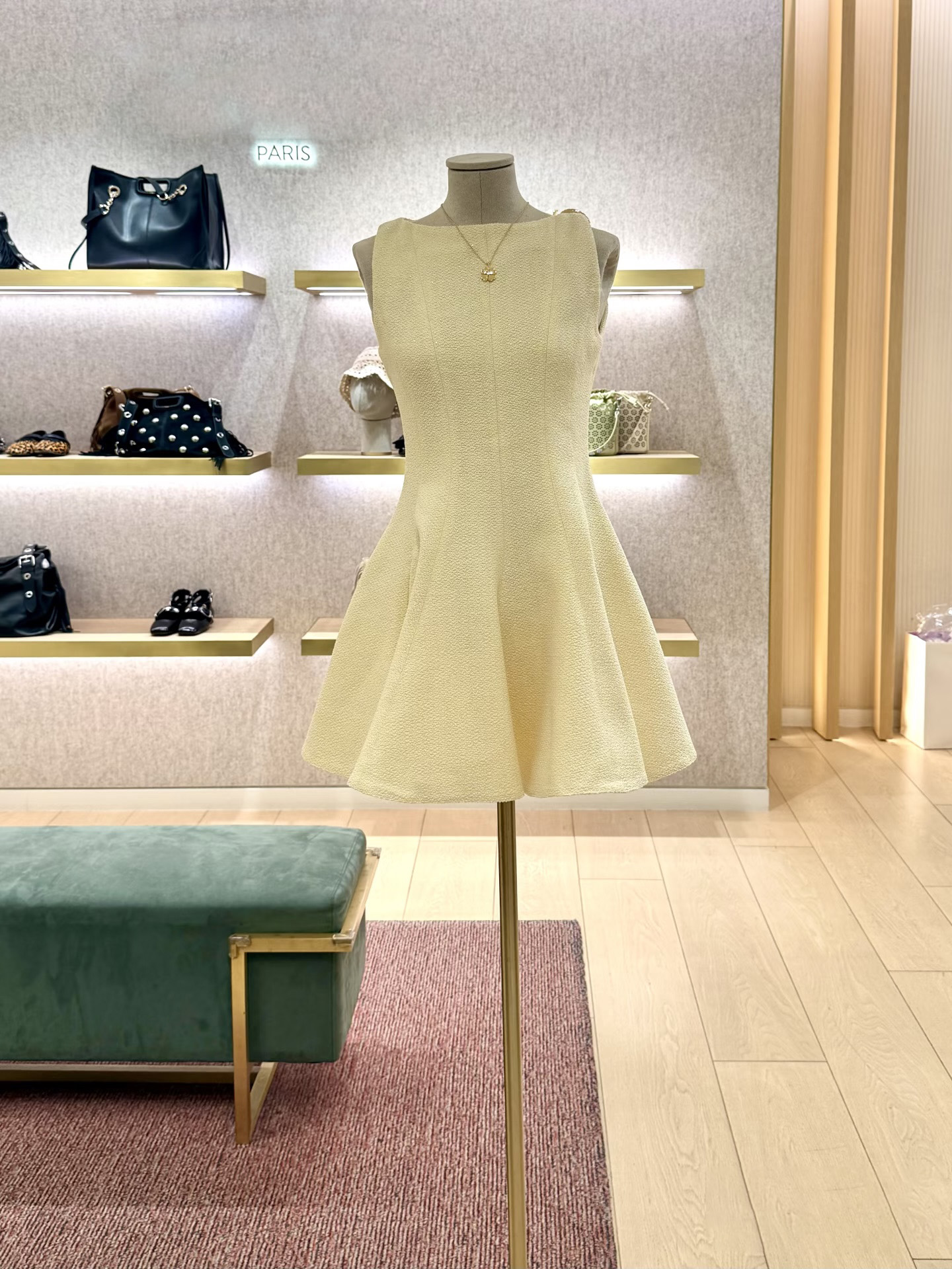 M Home Early Spring 2026 White - Home Decor Center のレビューと価格