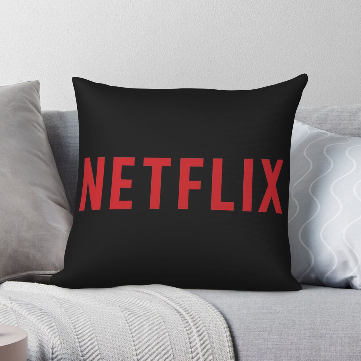 Netflix Logo Square Pillowcase - Home Decor Netflix のレビューと価格